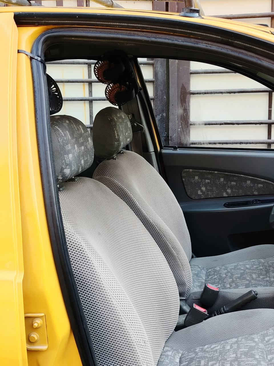 كير ومحرك وكهربائيات وتبريد، خير من الله، الغرفه نضيفه 

شادلها كامره حوادث،، وبناكات داخليه صغير وبيها سيبايه 

بيها ضربه بالبنيد اموضح بالصوره

السعر  38  وبيها مجال بسيط

الزعفرانية، شارع الكهرباء

***********
