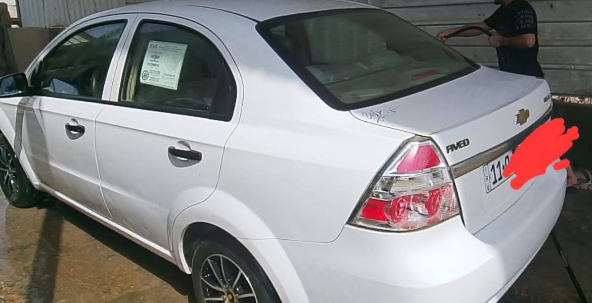 السلام عليكم 
 افيو 2011  خليجي محرك 1600 المفتوح   سنويه ورقم جديد 2029  محرك وكير كفاله تتفئه وتبريد بيها صبغ قليل بلباب  بدون ضربه  سياره جاهزه مابيها اي نقص تحويل مباشر 
السعر 80 وبيها مجال العنوان النهروان 
***********
