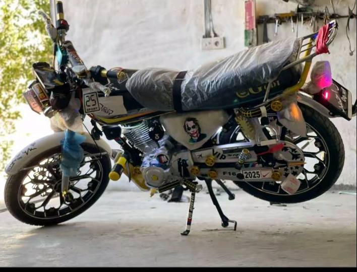 سلام عليكم ورحمة الله
نامه تو برو للبيع 
موديل 25
السعر.. 
***********
