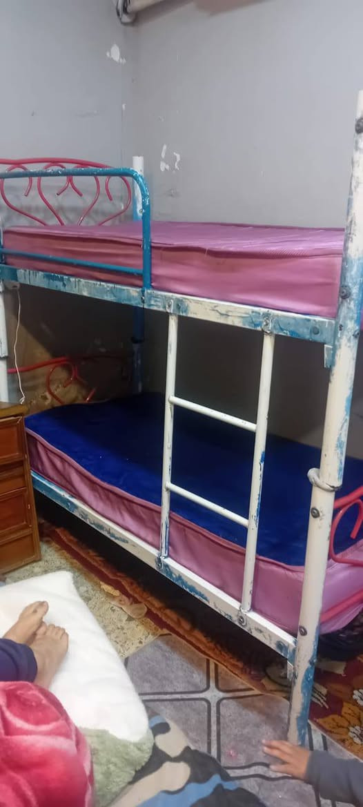 جربايه اطفال البيع وياه الدوشك مالتهم الدوشك اصلي كدامكم بصوره العنوان بغداد البياع حي الاعلام السعر 100
رقم الهاتف ***********
والامانه بس الدوشك بسوك ثنين ب75 
تعال اخذهم هيه ودوشك كاملات ب100
موجود هم على واتساب
