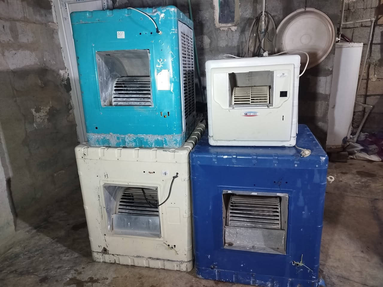 مبردات عدد 4 شغالات شرط  الفحص كلمن وسعر مناسب اتصل ***********
