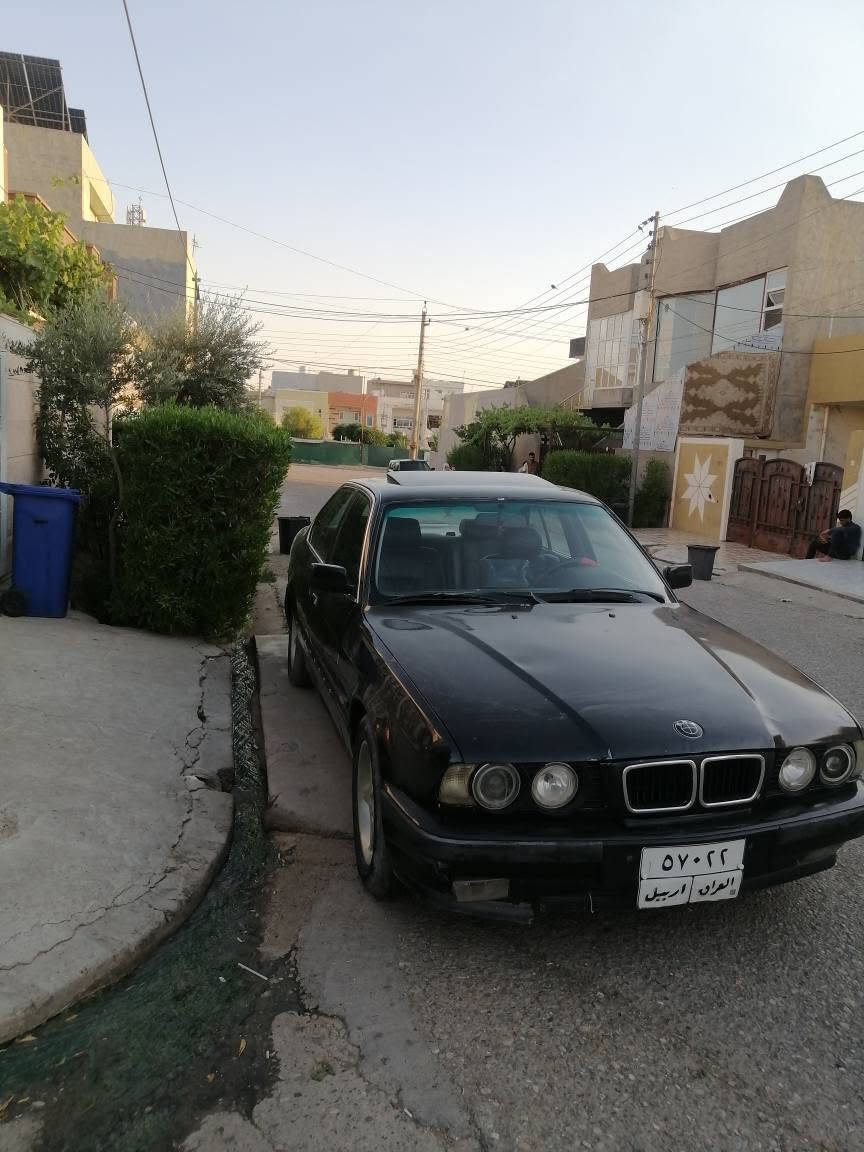 مؤدئل ١٩٩٠ برانه وه و وه ركه راني به شه رت بشت و بئشي جه مبي به قوه تي نيه فول فوله به س كئر حاديه ٥٢٥سه حري ٤٢ وه ره قه يه ١٥وه ره قه خرامه ي له سه ره باش ماحمه له خرامه وه رده كريه وه له هه ولئرم *********** به ناو كردن و وه كاله به شه رته أربيل, العراق
