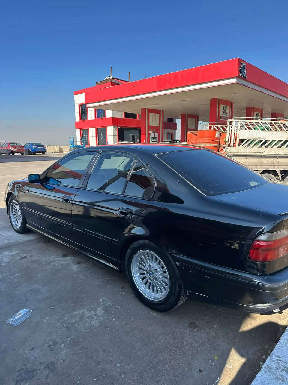 سه قه ر مؤديل 2000
مواسه فات 
ABS
تؤماتيك ٣گير عادي سپؤرت
مه كينه و گير به شه رت
ته بريت ساردوو گه رم به شه رت
سبوغ عام ليدراني نيه 
*********** أربيل, العراق
