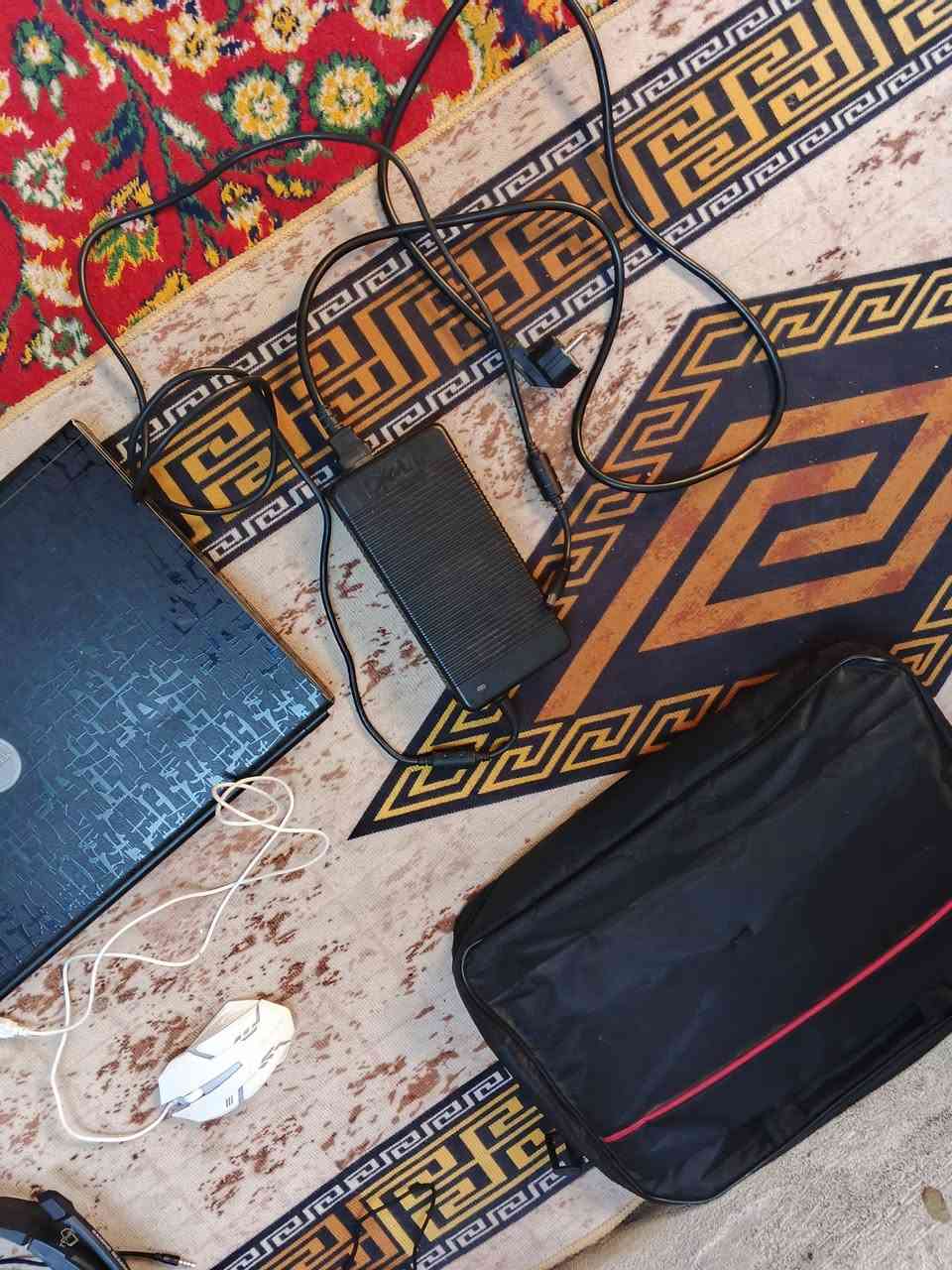 السلام عليكم ورحمة الله وبركاته
عندي هاي الحاسبة عارضها للبيع مواصفاتها كما متوضح في الصورة اذا بدون سماعات وماوس باد ب 150 الف واذا اريدها كاملة 165الف 🔴المعلومة بيها عيب واحد البطارية خربانة على الشحن يلة تشتغل مباشر 👍🏻 توصيل ماعندي

 عنواني بغداد الشعب ورقم تلفوني *********** السعر قفل بدون اي تفاوض
