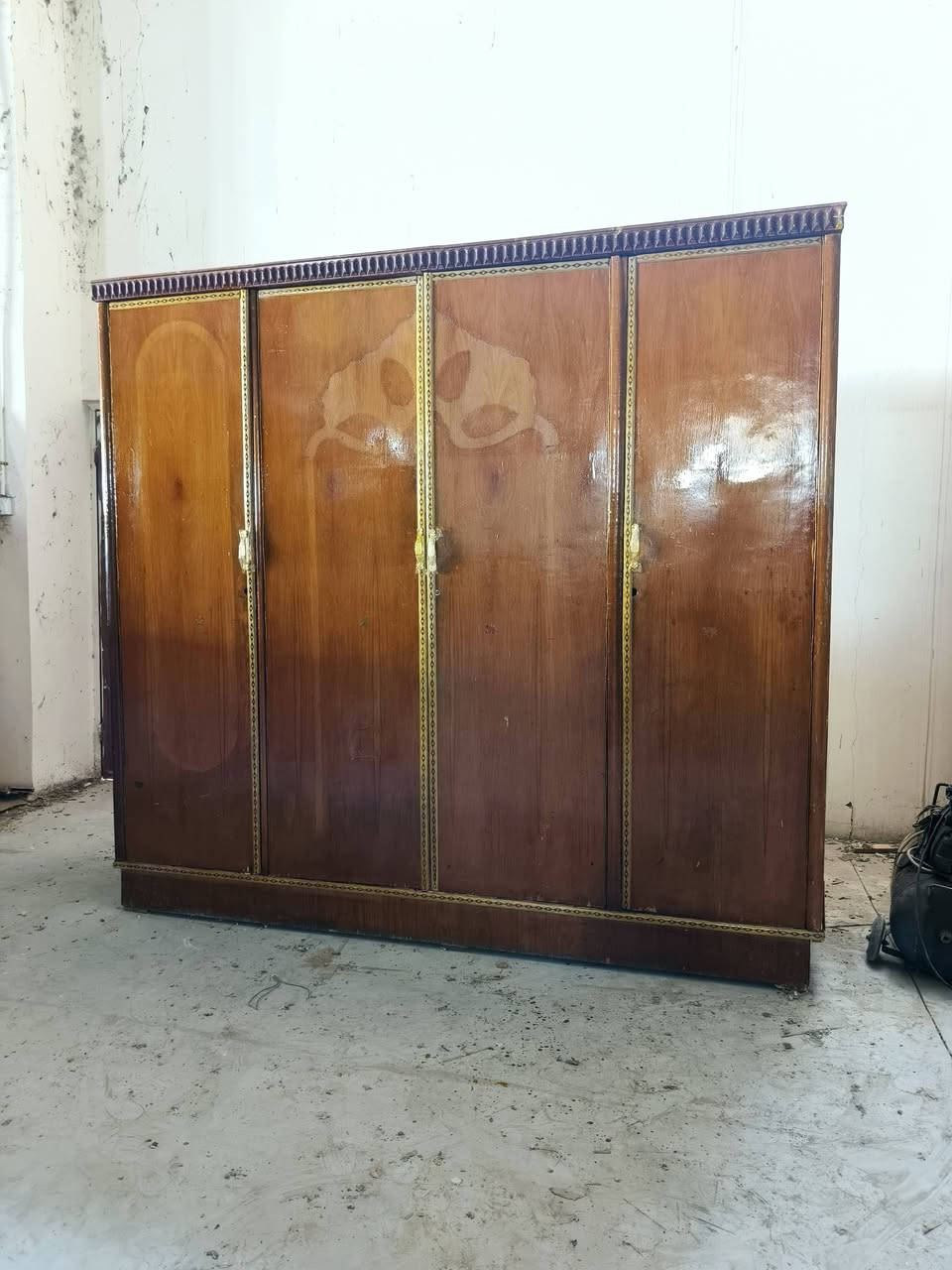 السلام عليكم كناتير مناسبا كلش كلمن وسعرا الشراي انتصل ودلل ***********
