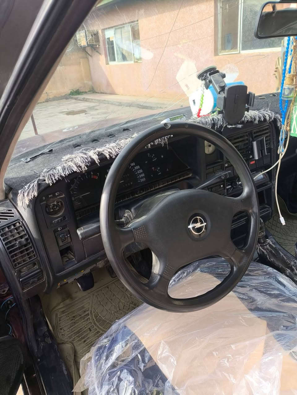 اسلام عليكم اوبل اوميكنه للبيع فحص صلاح الدين  موديل1991محرك.20 شرط محرك وكير مكفو لات كهرباءيات شغاله السعر خاصة رقم الهاتف *********** العنوان بيجي
