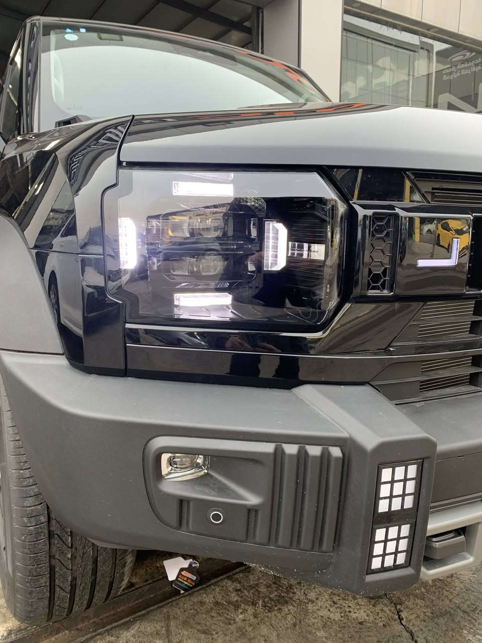 ⚜️ متوفر حاليا في معرض العماد ⚜️ 

جيتور T2 هايبرد بلگن PHEV🔌⚡️🔌

✅ المواصفات :

الهايبرد القوي… التكنولوجيا المتقدمة… والراحة المطلقة!
• محرك 1.5 لتر تيربو + محرك كهربائي
• قوة إجمالية: 380 حصان
• العزم: 610 نيوتن.م
• ناقل حركة أوتوماتيكي مخصص لنظام الهايبرد 3DHT
• نظام الدفع: أمامي
• المدى: 1000 كم (هايبرد) + 139 كم كهرباء بالكامل

• كاميرات محيطية 540 درجة
• مثبت سرعة ذكي متفاعل
• نظام التحذير عند مغادرة المسار
• نظام المساعدة للبقاء في المسار
• نظام التحذير من التصادم الأمامي والخلفي
• حساسات أمامية 6 + خلفية 6
• نظام الكبح التلقائي للطوارئ
• نظام الكبح التلقائي عند الرجوع للخلف
• نظام الثبات الإلكتروني ESC
• نظام المكابح ABS
• فرامل يد إلكترونية مع AutoHold
• نظام مساعد لصعود المرتفعات
شاشة عدادات عملاقة 16.2 إنش
• شاشتان للترفيه والملاحة: 15.6 إنش + 10.25 إنش
• نظام صوتي فاخر SONY بـ 12 سماعة
• مقاعد أمامية كهربائية (تدفئة + تبريد)
• مقاعد من الجلد الفاخر
• شاحن لاسلكي
• إضاءة داخلية محيطية
• إضاءة خارجية LED بالكامل
• فتحة سقف بانورامية
• صندوق خلفي كهربائي
• نظام الدخول الذكي + تشغيل عن بعد
• أنماط قيادة متعددة ونظام توفير الطاقة
• فلتر هواء N95

🛠️ الضمان:
• ضمان أساسي: 6 سنوات / كم مفتوح
• ضمان المحرك: 10 سنوات / 1,000,000كم 
العنوان: بغداد - البياع - الشارع الوسط
هاتف : ***********

#سيارات_للبيع #سيارات
