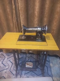مكينة خياطة • للبيع