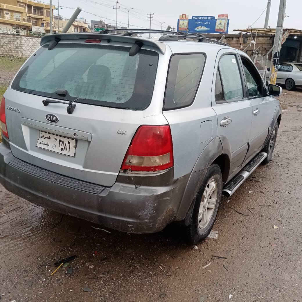 كيا مؤديل 2006 دوبارجي بؤياخه بي ناو كرتن گيرو مه كينه به شرت مه كينه به ته فول مواسه فاته هه مو گياني به شرت ئارمي بلاستي كي هوليره به شه رتي غه رامه و ئه وه ليات له سيدسادق *********** سعر 49 مه جال أربيل, العراق
