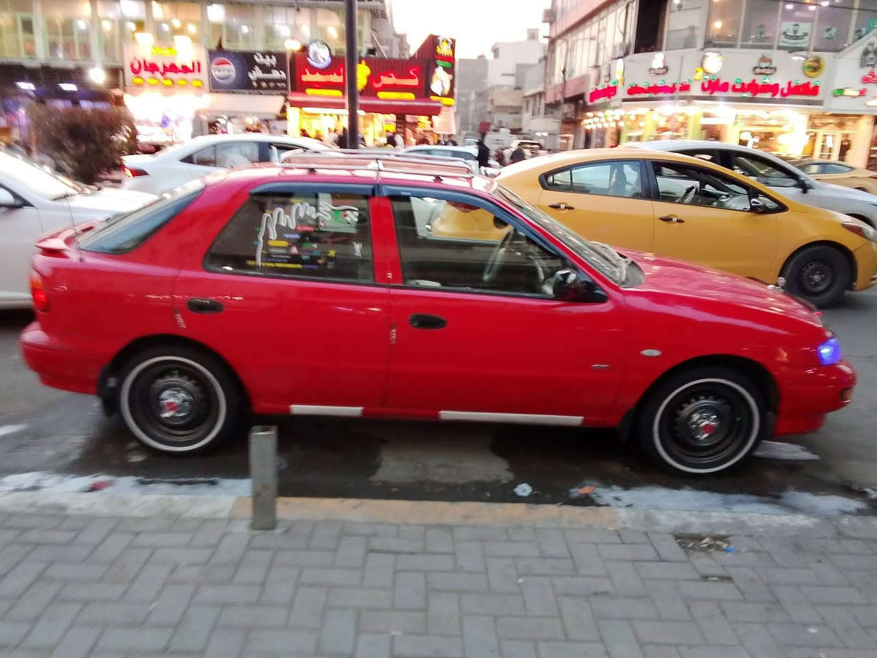 السلام عليكم كيا سيفيا البيع موديل 96 بلديه لكصه ولا صبغ سنويه مجدده 29 سعر 38 وبيها مجال مكان السياره الصويره الاتصال عله هذه رقم *********** تبريد شغال
