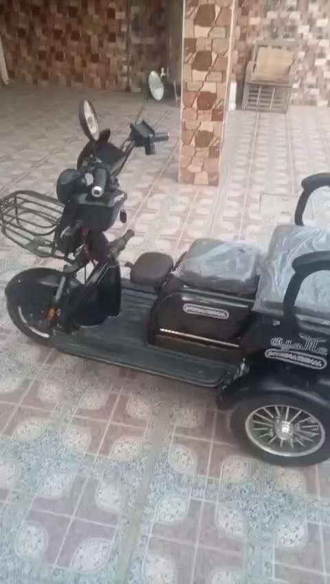 سلام عليكم دراجه شحن للبيع مال ذوي احتياجات خاصه او كبار في سن دراجه الجديده مستعمله اقل م̷ـــِْن يوم واحد. بيه تلث مقاعد . نضاف كلش شلعه بيها و 4 سرعات شحن متصرف خمس بطاريات  سعره 900 وبيها مجال مكانه بغداد حي الجهاد      ***********
