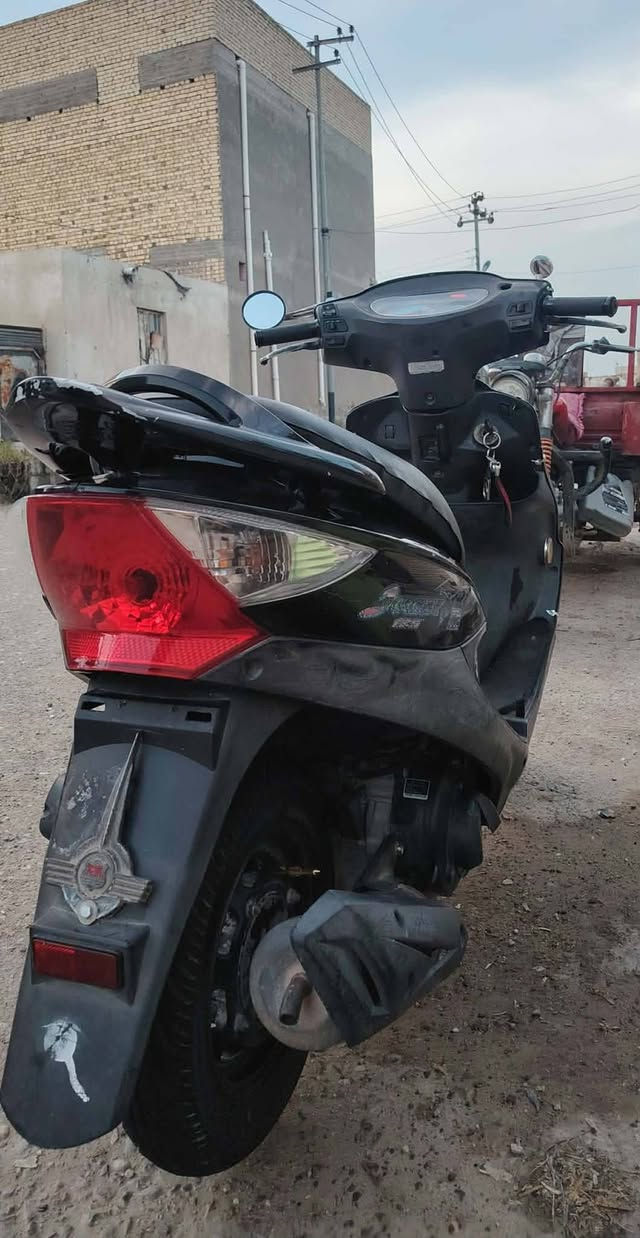 سلام عليكم كامكو البيع كفاله عامه قبل شهر طلعت من الرمبه السعر 750وبيه مجال مكاني الرفاعي ***********
