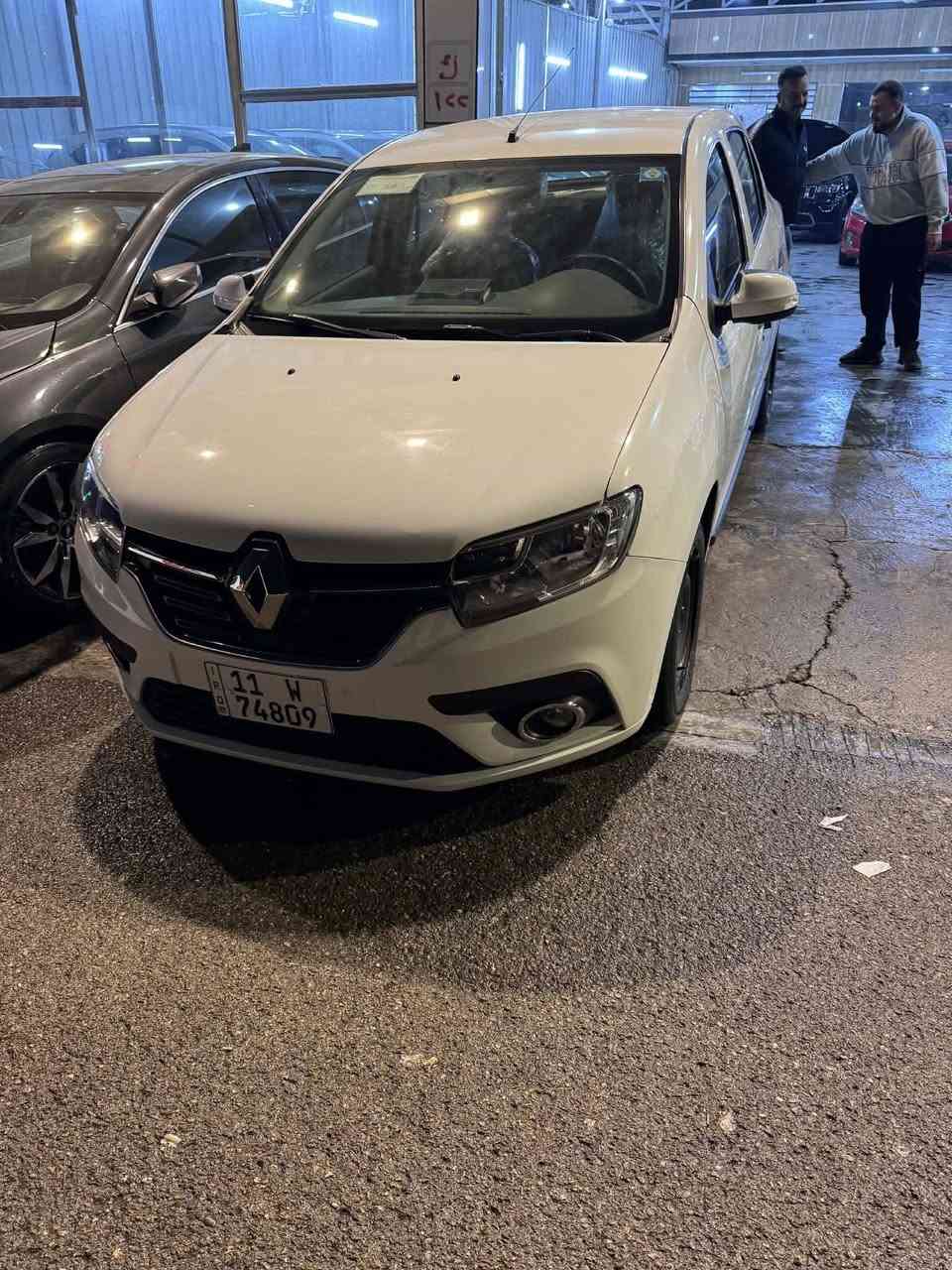 السلام عليكم
رينو سمبل موديل 20 مكفوله من الصبغ و التبديل و البارد و الكير و المكينه مكفولات رقم انكليزي جديد بأسمي گير اوتماتيك عنوان بغداد الگريعات شارع الوقف السني 
*********** 
السعر 95 و بيها مجال حك الجيه
