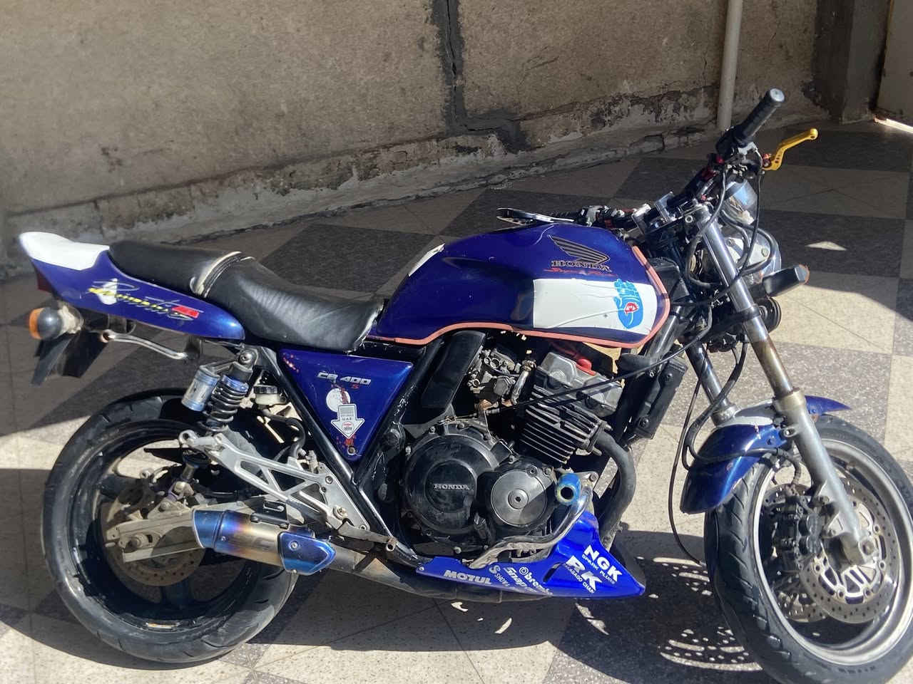 السلام عليكم للبيع سيبي فور جيل اول 16 ولف مكفوله مكينه شرط 123 بطناش معدل تعبر 180 المكينه مكفوله ع آخر حبايه تفحص يلا تأخذ ستيرن رياضي صالنصه رياضي SC أوراق كامله كمرك مدفوع منفيس السعر 1550 مكان بابل *********** بي واتساب
