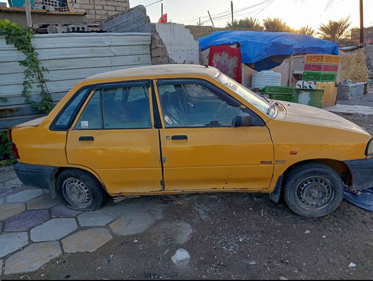 السلام عليكم سايبه للبيع موديل 11 على ضربتها السنويه ل 27 مصفرها هيئه وغرامات بيه منظومه غاز رقمها بصره الي باسمه السياره / في كربلاء المقدسه. السعر7  $
 مكان السياره كربلاء اتصال على الرقم/ ***********
