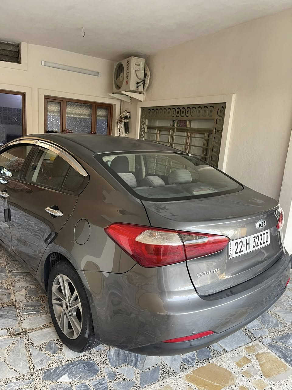 السلام عليكم 
سيراتو خليجي
-موديل 2013
-مكينه 1600 دوش
-تبريد قطعتين
-تحكمات ستيرن
-كامره شاشه كاربلي واندرويد اوتو
-رقم أربيل انكليزي 
بيها باب صبغ وشويه بارد 
سونارها داخل المنشور 
مكاني الفلوجه 
السعر :108$ ورقه
***********
