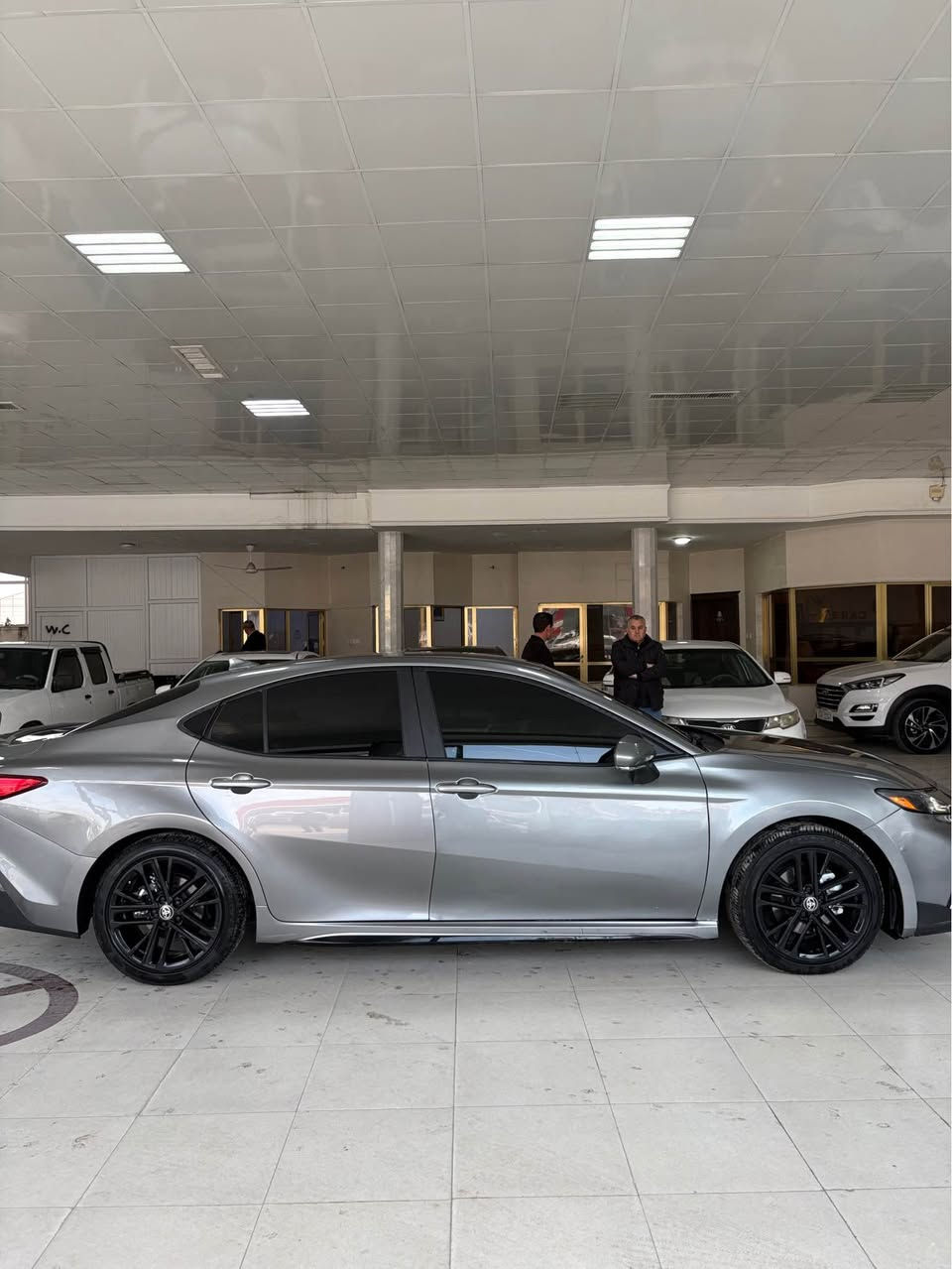 تویوتا کامری | toyota camry
.
مودێل: 2025
.
بتنێ 800 مایلا چویە. صفرە ✅
.
محرك: 2.5L V4 + HEV🔋
.
مواصفات: SE + HEV
(دعامی نەشرە - کامیرە - شاشە- رادار پێشی و پشتێ - هەردوو رەخ رادار - اوتوهولد - چار مود Eco normal sport + EV mode - کوشن کهربائی - گێچ نیف الکترونی - اوتوستوپ - برێک بەصمە……)
+ داشکام Dashcam.
.
چاملغ نەفەری تەبدیل.
نیف دەرگەهـ نەفەری سبغ.
.
بێ داخلی و بێ شاصی.
ئیرباگ بەس یا دکما سیستەمە.
.
سعر: 255$ مجال.
.
*********** کورەك + واتساب.
زاخو معرض (مهندکارس). زاخو, دهوك
