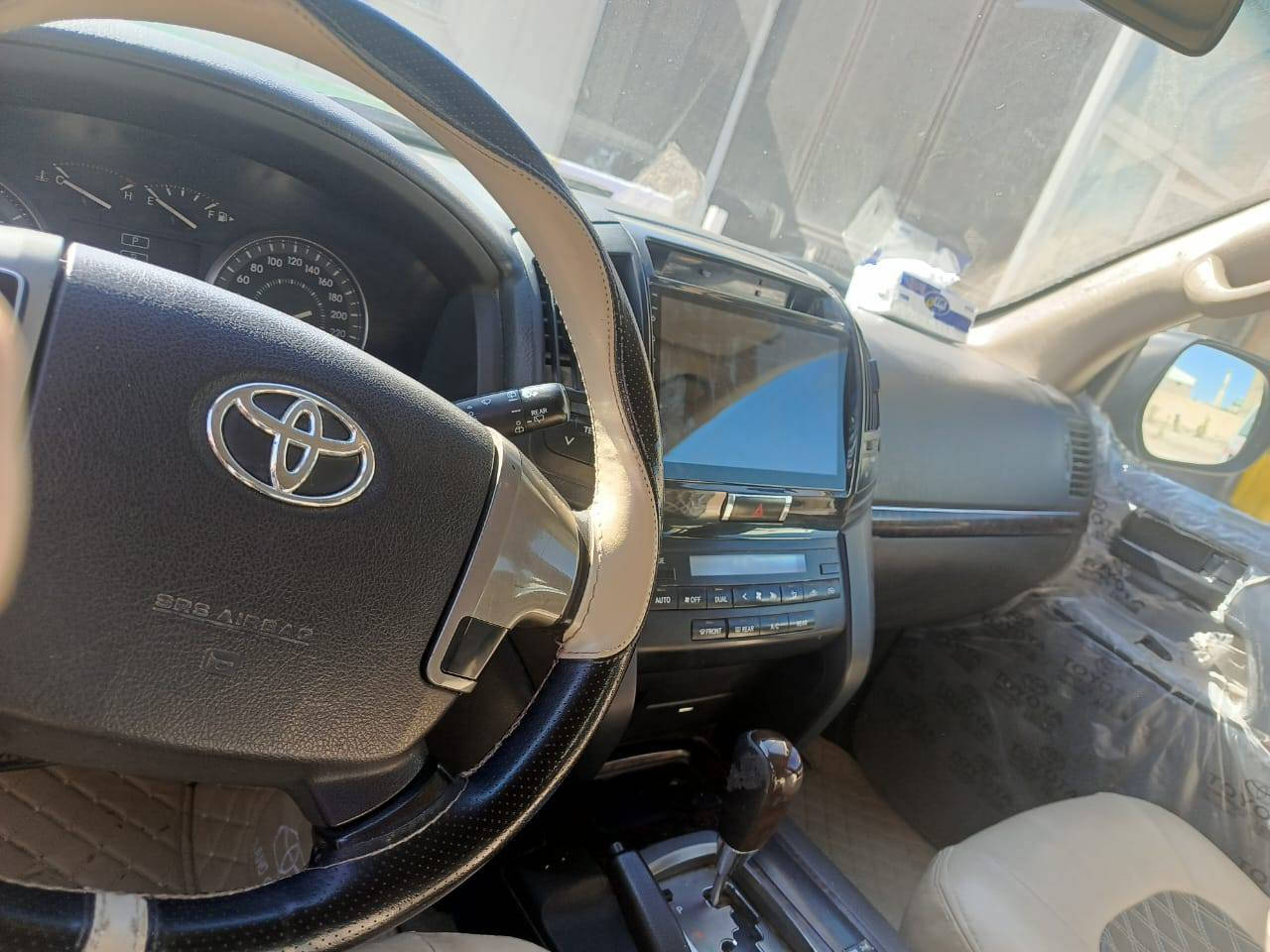 السلام عليكم  لاندكروز ستينيه أصل
موديل 2011 محدثه 2021
رقم اربيل قبل شهر حولنه بأسم خالي 
اللون أسود 
هزه جديده 
ترايك شرط تراي الزيرو 
السياره فول واحد على واحد 
مكانه ناصرية 
مروس فقط بتاهو من 2015 وأنت صاعد مكان سياره ناصرية 
أتصل عليه وإني خادم أنطيك كل تفاصيل سياره 
رقم الهاتف ‏‪***********‬‏
