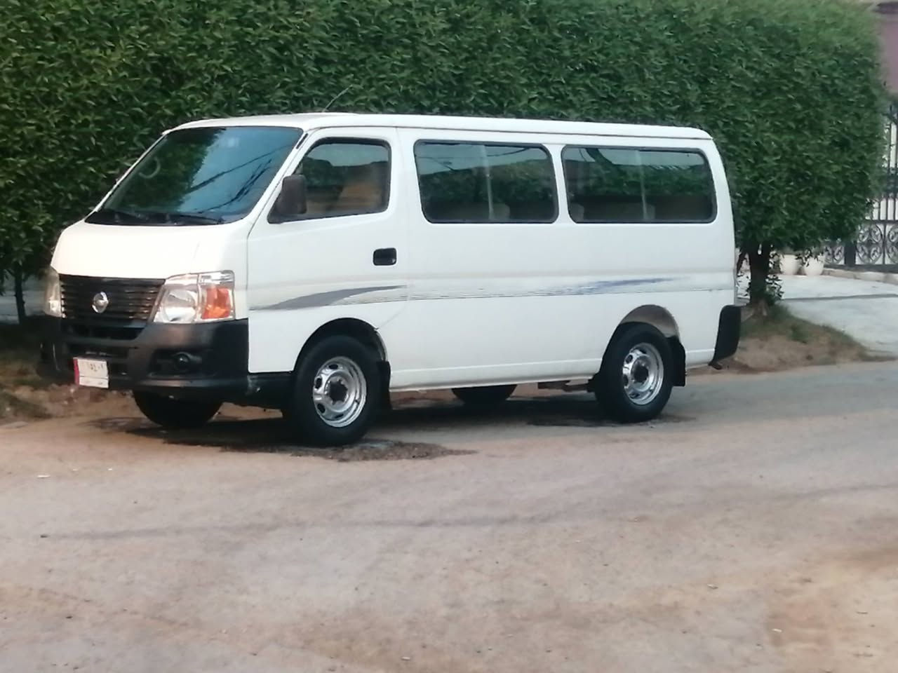 السلام عليكم من رخصت ادمن نيسان يورفان موديل 2010 رقم بابل الجديد سياره كفاله و جديده وجاهزه من كل النواحي كير مكينه حداديه تخم تاير تبريد ثلج السعر 135 وبيها مجال للشراي مكانها بابل مكلف بالنشر رقم صاحب  السياره ***********
