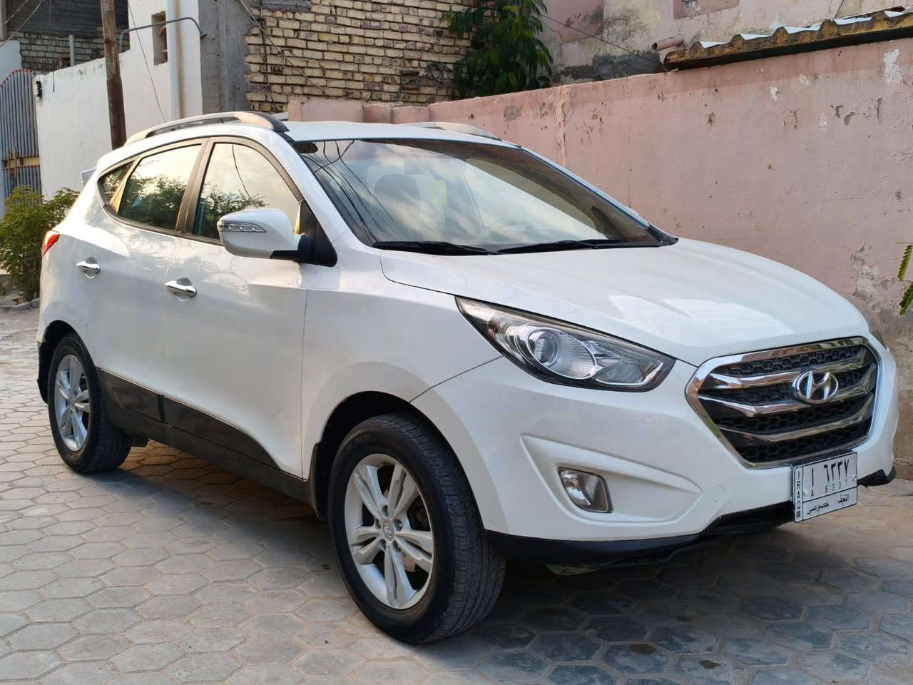 توسان 2011 خليجي 
السيارة مكفوله گير ومحرك شرط✅
محرك 2000 دوش نشط لاتنقيص ولاتبخير 
السيارة بسم راعيهه 
رقم نجف الماني
تخم تاير جديد 
تبريد شرط ثلج 
حداديه مكفوله 
اشاير بل مري 
كامرة بلادي اصل 
السيارة جديده ونظيفة شرط مال بيت 
السيارة بيهه ثلاث قطع وكرتات ثنين 
مكان السيارة نجف مركز 
السعر 125 وبيهن مجال بسيط
الرقم ***********
