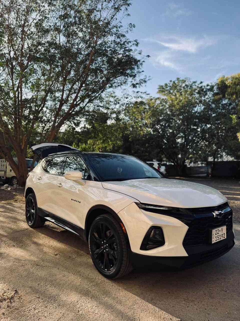 بلايزر
الموديل : 2022 رقم أربيل جديد 

حجم محرك : 6 سلندر  3600

اللون : صدفي سقف اسود بانوراما

الضرر : جزء من البونيد 
جميع الايرباكات سليمة 
 المواصفات : RS فول 
............
بصمة تشغيل
بصمة 4 ابواب 
صندوق شفط 
صندوق كهرباء
لايت ليد + نهاري
تحكم وضعيات القيادة
هاند بريك بصمة
منافذ USB
كشنات كهربائي 
تبريد كشنات امامية
تدفئة كشنات اماميه
تدفئة كشنات خلفية
ستيرن تدفئة تبريد 
تبريد قطعتين 
شاشة كار بلي + أندرويد اوتو
رادار امامي جانبي
تحديد مسار 
كاميرات
اوتو ستارت (Auto start)
اوتو ستوب (Auto stop)
مانع انزلاق+ABS

السعر : 25,500$ كركوك, العراق


**إذا كنت صاحب هذا الإعلان وتريد حذفه لأي سبب، رجاءا أرسل رسالة إلى الدعم الفني**