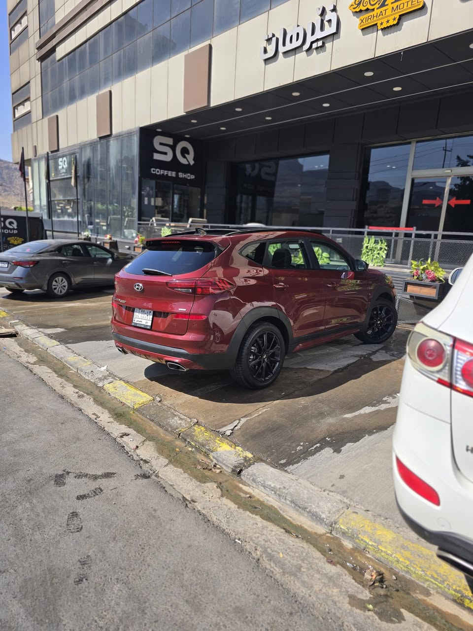 السلام عليكم
توسان ٢٠١٩ هاي تراك فول للاخير  
ماشيه ٦٢  حادثها دعاميه وشويه من البنيد 
السياره جديده بمعنى الكلمه  رقد بابل بأسمي 
السعر ١٧٥ وبيها مجال بسيط 
***********
