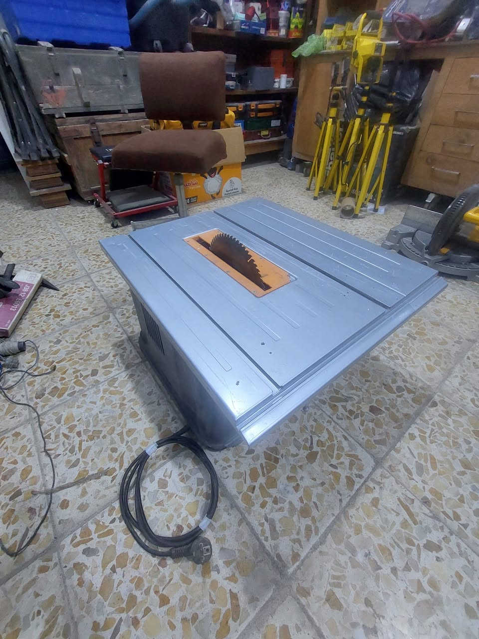 منشار منضدي 10انج مستخدم باله للإستفسار الاتصال على الرقم *********** أو واتساب  يوجد توصيل
