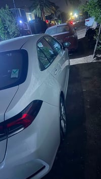كورلا موديل ٢٠٢٢ خليجي (بانزين)  كفاله من لبارد ولصبغ وتبديل بيها دعام...