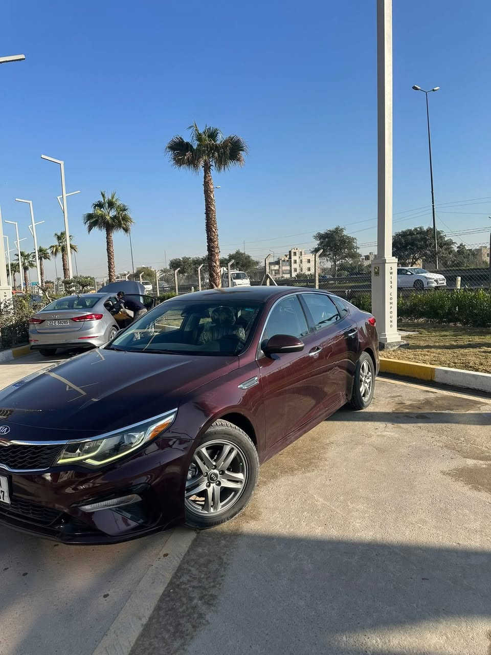 السلام عليكم للبيع فقط اعتذر عن مراوس
اوبتما مديل ٢٠٢٠ وارد امريكي حادثه تخريب  

مواصفات :

مكينه gdi. كفاله برغي ما مفتوح بيه على وضع الشركه 

كير AT المرغوب 

حساسات خلفيه 

كامره دواره 

نقطه عمياء 

رادار 

تحديد مسار 

كروس سرعه 

تحكم جهتين 

شاشه كبيره كار بلي 

ثلاث مودات قياده (ايكو / سبورت / عادي )

منضومه زنون عالي وبعد بيه هواي سوالف ما ذكرته 

عليه ادامه كامله من بلكات ونوزلات وغرفه احتراق وفيت بام يم اويل لاين 

وتخم تاير جديد ويل كب تخم بردات تفصال 

السياره خير من الله برغي نقص ما بيه 

رقم بغداد  مشروع وطني بسمي شخصياً  

ماشيه ٧٩ الف ميل وقابل للزياده 

مكاني بغداد الغزاليه 

رقم :  ***********
