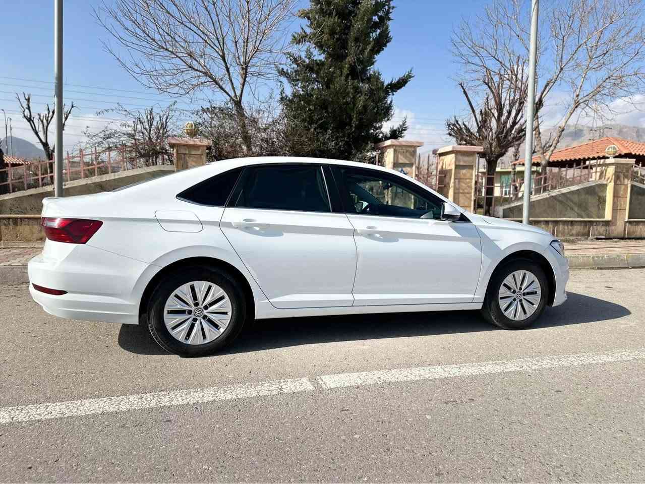 Vw jetta 2020 s
 32 هەزار مایل ڕۆشتوە 
بەس بۆنیت بۆیاخە بێ داخلی
مواسەفاتی s 
ئێرباگ سوکان و دەشبول سیستەمە
گێر ئۆتۆماتیک 
٤تایەی نوێ 
رادیتەو بەردی گزۆز و بەوابە بیلادە 
سەیارەک لۆکە زۆر زۆرپاکە و کەم ڕۆشتوە 
ناونیشان ڕانیە 
نرخی کۆتایی 140 گەڵایە 🔒 تکایە قفڵیەتی بۆ محامە تێل مەکە 
0️⃣7️⃣5️⃣0️⃣7️⃣1️⃣8️⃣1️⃣9️⃣6️⃣5️⃣
ڤایبەر و وەتس ئەپ

3VWCB7BU3LM052124 رانية, السليمانية


**إذا كنت صاحب هذا الإعلان وتريد حذفه لأي سبب، رجاءا أرسل رسالة إلى الدعم الفني**