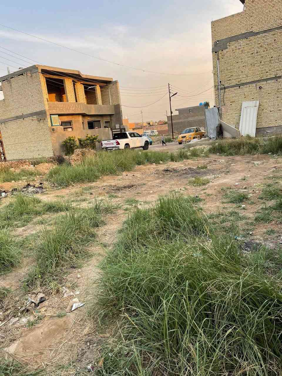 سلام عليكم كاع 100م واقع حال 120للبيع مكان السريدات المربع الثالث كامل خدمات ماء كهرباء رقم ***********
