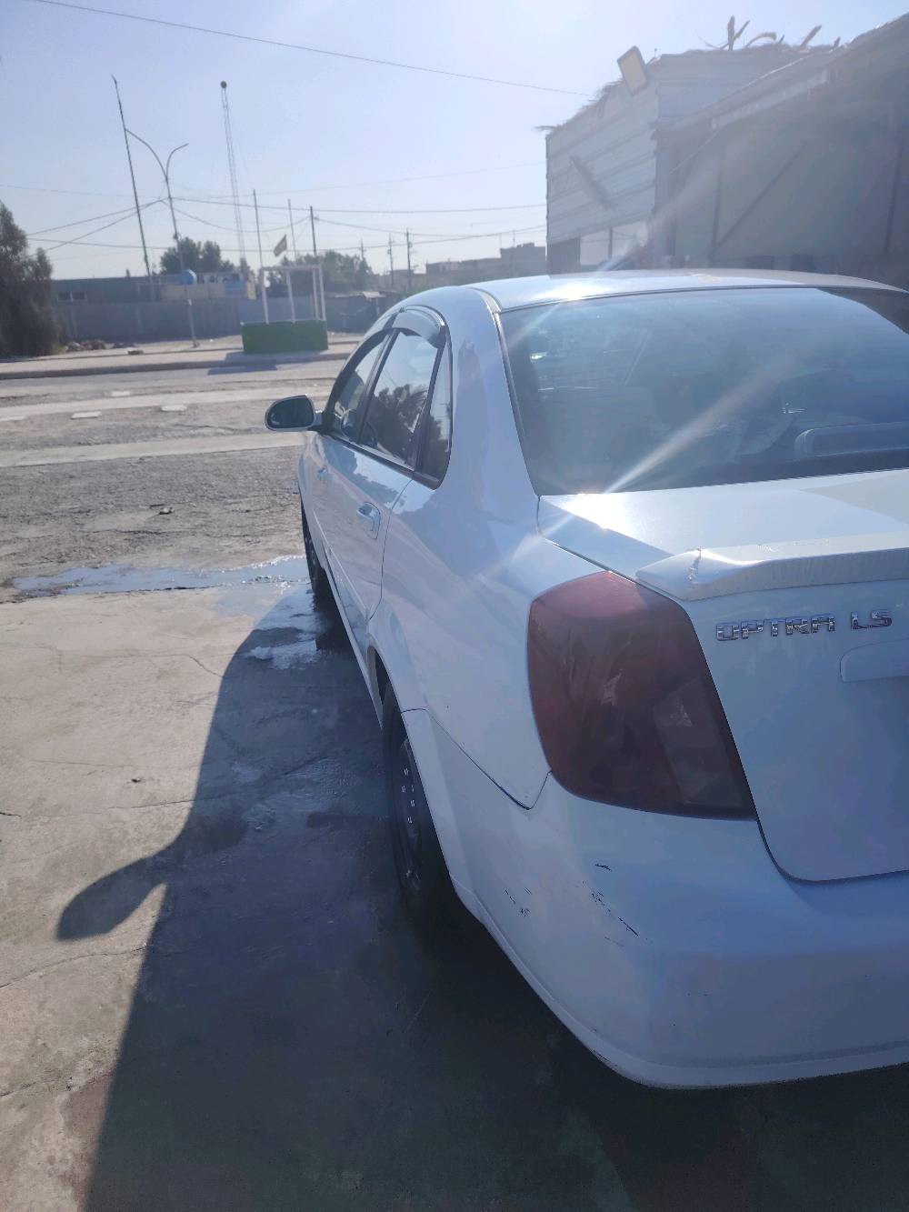 سيارة شيفروليه لون أبيض للبيع. بحالة جيدة ومتينة، مثالية للاستخدام اليومي. داخلية نظيفة ومفروشة بشكل مريح. تسع الباركات الأمامية والخلفية بالإضافة إلى مساحة تخزين واسعة في الصندوق. 

السعر قابل للتفاوض. للمعاينة أو للاستفسار، يرجى الاتصال عبر الرسائل.