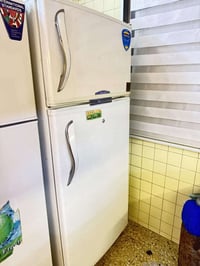 ثلاجه • حجم كبير • بيه مجال