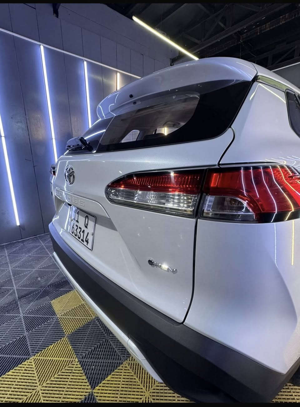 السلام عليكم عندي  كورلا كروز  موديل ٢٠٢٤ لبيع مكفوله  كفاله عامه. خاليه من الضرر والصبغ والضربه   مواصفاتها. معروفه بالسوك السياره. ماشيه ٦٢ الف باسمي. 
1.سلايت 
2.ويل كب 
3.كشنات جلد احمر   

مكان السياره بغداد الغزاليه. الاتصال على الرقم. ***********
