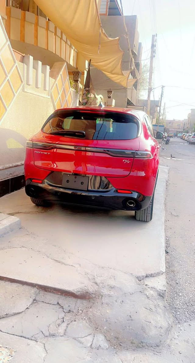 السلام عليكم دوج هورنت موديل 2024 هايبرد بانزين وكهرباء 
مرقم كامل بغداد
حادثها جاملغ وربع البنيد فقط
بدون ايربالك بدون شاصي ولالغد ولاراديتر ومصلحه كامله
فول مواصفات عده الفتحه
رادار امامي خلفي جانبي مري 
اشاير بلمري كشنات كهرباء صندوق كهرباء خروج عن المسار
ماشيه 24الف 
السعر 168 للتواصل على هذا رقم
***********
