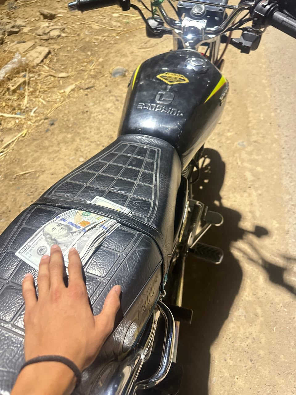 سلام عليكم موديل٢٥ معدل شلعه فول
فقط شاشه حتركت ب ماي
اوراق كامله 
سعر ٧٥٠
***********
