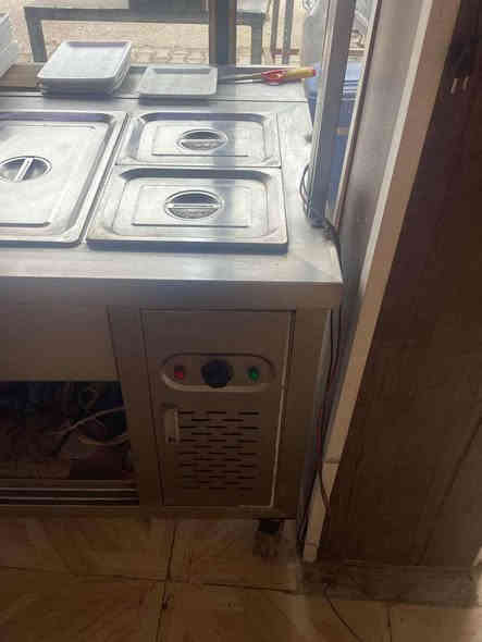 سلام عليكم. غراض مطعم للبيع سعرهن مناسب  حمايه سلستيل اصلي وميوزه اصليه سلستيل وشوايه وعارضه. ببسي.  وميوزه حديد  وميوزه مرمر ***********
