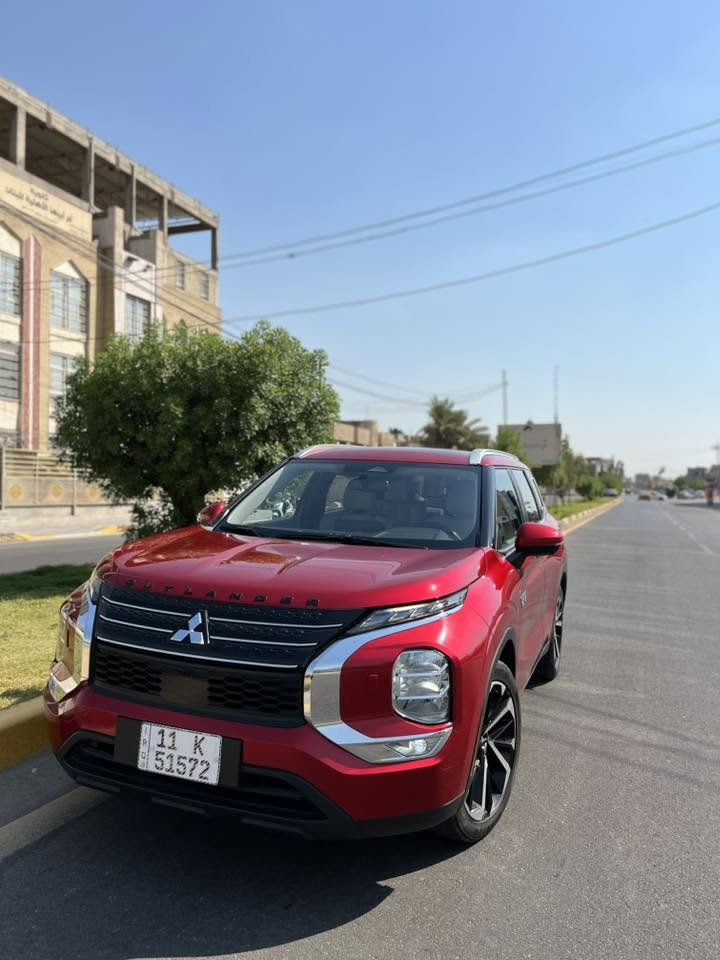 السلام عليكم السعر 193
موديل 2023
متسيوبيشي اوتلاندر  اعلة فئه VIB 
ثلاث انضمه (هايبرد بانزين شحن) 
فول مواصفات السياره كفاله عامه داخله طخه ب دعاميه وبيه بارد بسيط بل باب فقط كفاله عامه ماشيه 54 الف حقيقي 
مواصفات 
1-خمس كامرات 
2-مري شفط 
3- سبعه راكب 3قطع تبريد
4-توقف ذاتي
5-شاشه جبيرا ابل كار بلي
6-كير طياره 
7-صندوق كهربائي
8- وضعيات قياده6 
وبعد بيهه هواي مواصفات 
بغداد ***********
