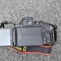 نيكون D5200 • نظيفة ٨٥٪ • كربلاء المقدسة