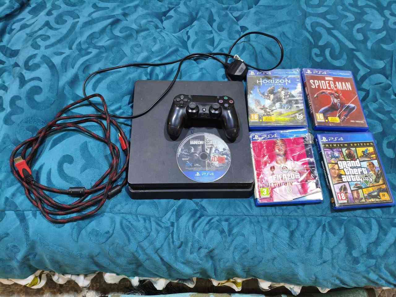 بلي 4 سلم 500 كيكا وياه 5 اقراص ويده اصليه نضيف استعمال شهر سعر 250 وبي مجال.تواصل على هاذا الرقم***********
