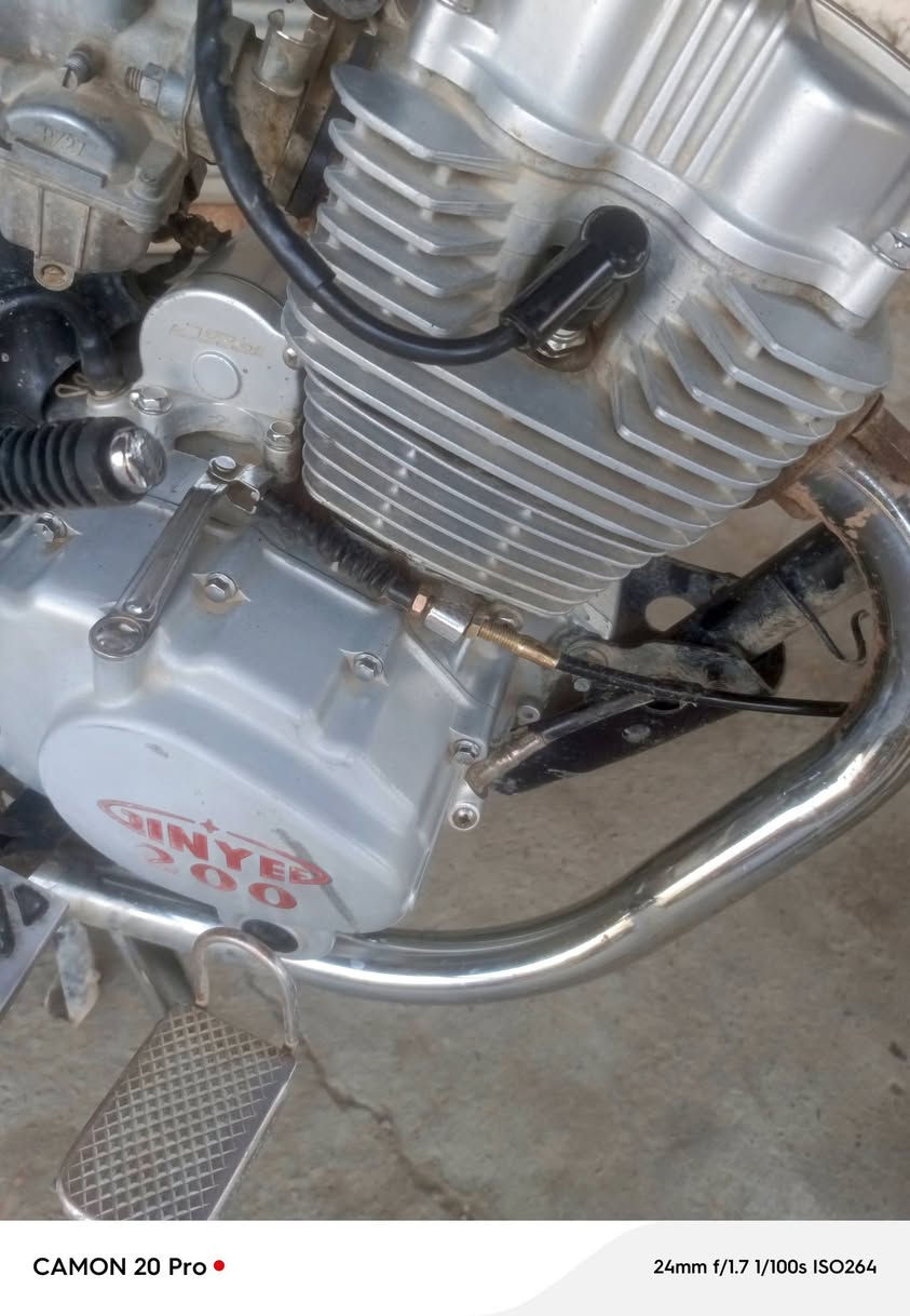 السلام عليكم ماطور للبيع  كبوس ابو الكله موديل 2017 نضيف اي نقص مابي شغل ومشي سعرر 350 وبي مجال 
للتواصل 
مراسلت الحساب 
او الاتصال ع رقم الهاتف /***********
