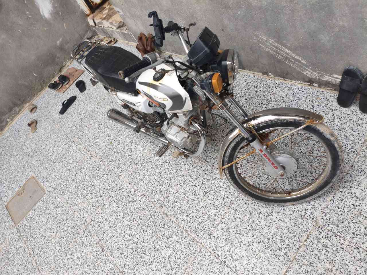 سلام عليكم دراجه نامه شلامجه مديل 2021 السعر 1400وبيهه مجال
*********** مكاني البهادريه
