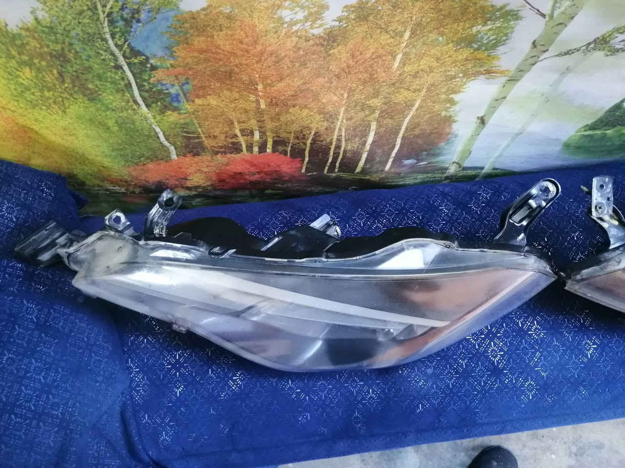 زوج مازدات مال كورلا 2018 أمريكي يرهم 17 وال19 هم بس المازدت نوع ليد مو زنون
شغالات كلشي مابيهن بدلتهن لان شديت زنون بمكانهن فقط للتواصل  ***********
