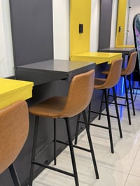 ستول جلد طبيعي عدد6 للبيع جدا جداً نظيفات 07733505054