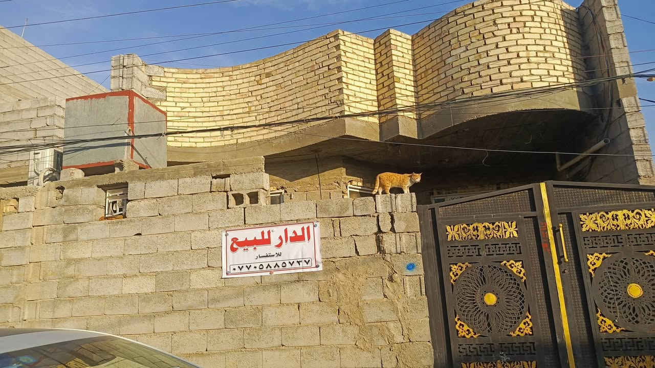 دار لبيع مساحة ١٦٠ متر واحد حزيران الإصلاح شارع العريض غرفتين نوم استقبال مطبخ خدمات كاملة السعر ٦٨ أو بي مجال للاستفسار ***********
