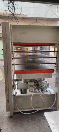 مكبس حراري تركي الصنع للبيع هيدروليك اربع طوابق عرض 115 م طوله 225م  ت...