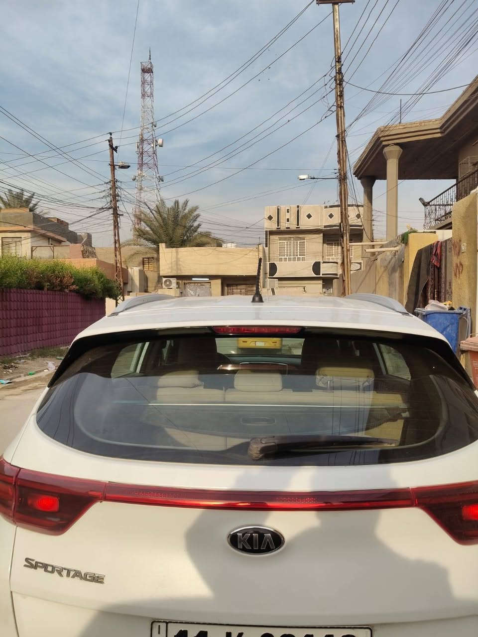 السلام عليكم ..سبورتنج خليجي اللون ابيض
الموديل 2020
المسافة المقطوعة 66
تبديل دعامية أمامية نفس اللون
بارد مقدار شبر بالباب الامامي
والباقي مكفول من محرك وكير وكشر ***********@الجيع
