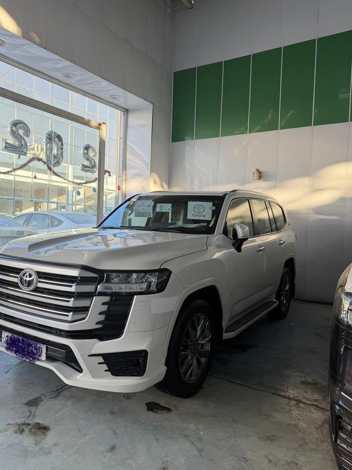 لاندكروز 2022. GXR Twin Turbo
وكالة ساز  ماشية39 الف 
سياره مكفوله كفاله عامه عدا تكحيله زغيره بل دعاميه 
  
‎المواصفات
‎•ابل كار بلي و اندرويد اوتو
‎•فتحة سقف
‎•صندوق كهرباء
‎•7 راكب
‎•شاحن لاسلكي
‎•اوتو هولد
‎•التحذير من مغادره المسار والمساعده في الحفاظ على المسار
‎السياره دفع رباعي كاملة الحجم.
‎•بريك بصمة
3شاشات  
‎•مراقبة ضغط الاطارات
‎•3 اوضاع للقيادة
‎•مثبت سرعة
‎•ثلاجة
‎•حساسات امامي خلفي

‎•مقاعد كهرباء
‎وبعد السياره بيهة هوايه مواصفات 
‎السياره مكفوله كفاله عامة
رقم بغداد تحويل مباشر
السعر 655 وبيهه مجال 
العنوان بغداد 
***********
