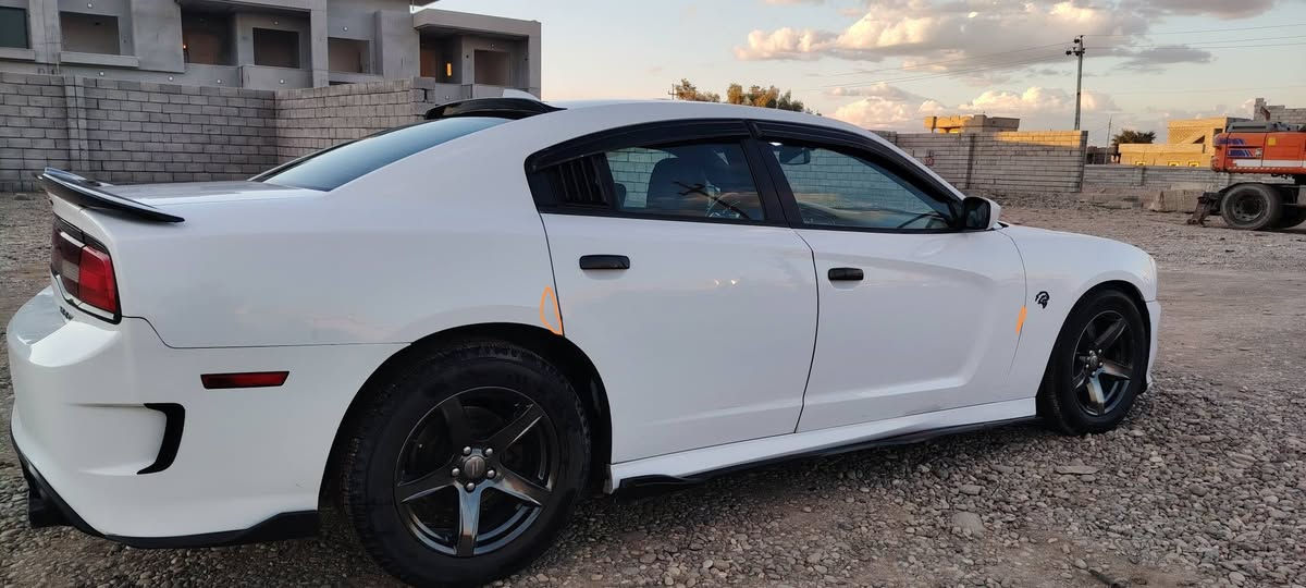 السلام عليكم..
للبيع جاجر 2011رقم نينوى محرك ٣٦٠٠ بأسمي تحويل ثاني يوم. وارد كندي المواصفات معروفه 
السنويه لل2027/شهر الثامن..
محدثه دعاميات 14srt..السياره احله من الصور بيها بس الملاحضات الي بل صوره..
السعر 160///***********
