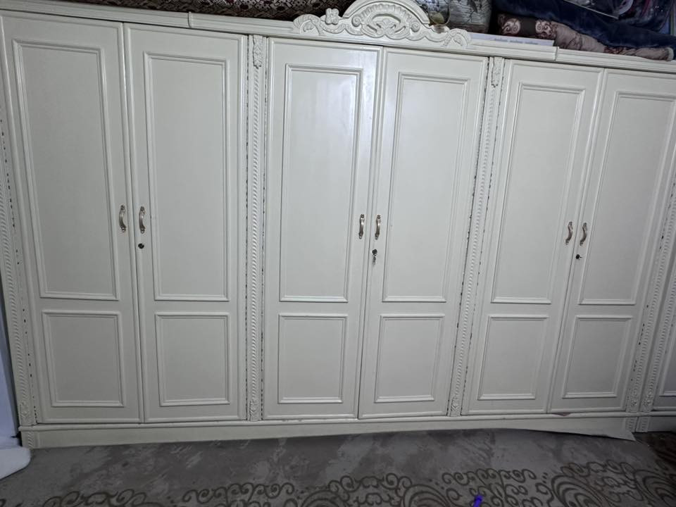 غرفه نوم للبيع تزكام نضيفه للاستفسار الاتصال ***********
